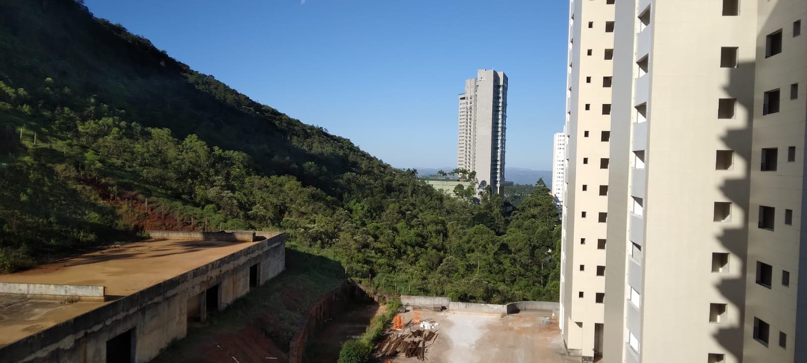 Lançamento 5 quartos no Vila da Serra.